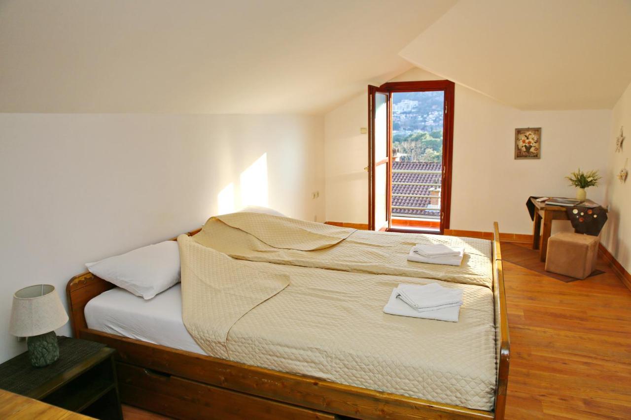 Loki Apartment *